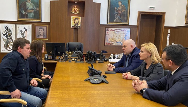 Извършителите на хулиганската проява са непълнолетни лица Извършителите на хулиганската проява са непълнолетни лица