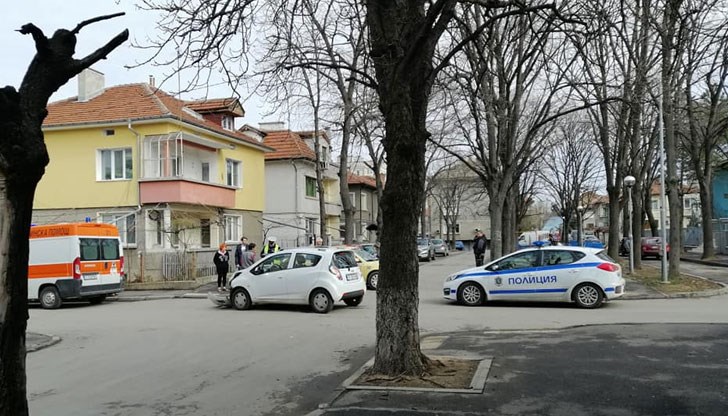 Два леки автомобила се удариха край детска градина "Пинокио1"