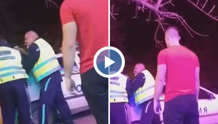 Полицаят крещи "Разбра ли бе?", докато го блъска и удря