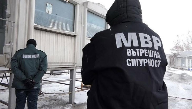 Три часа и половина състав на съда гледа искането на държавното обвинение за налагане на най-тежката мярка за неотклонение „задържане под стража“