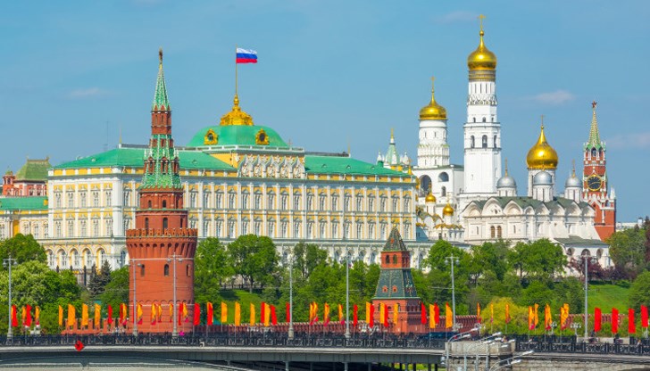 Работната група за промените в Конституцията на Русия предлага в Основния закон да се закрепи забрана за премиера, неговите заместници и федералните министри да имат сметки в чуждестранни банки Работната група за промените в Конституцията на Русия предлага в Основния закон да се закрепи забрана за премиера, неговите заместници и федералните министри да имат сметки в чуждестранни банки