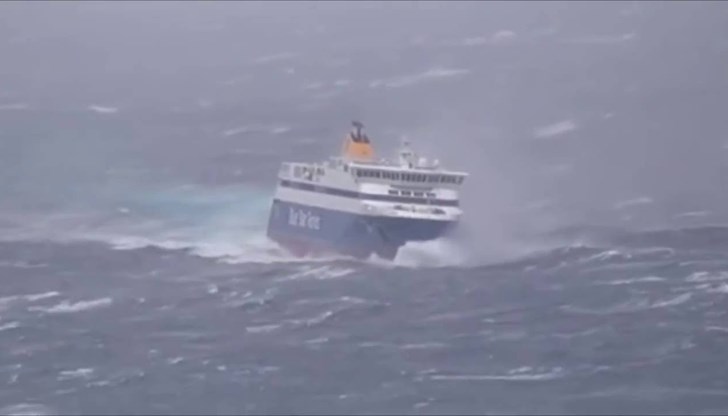 Силата на вятъра в Егейско море достигна до 9-а степен по скалата на Бофорт