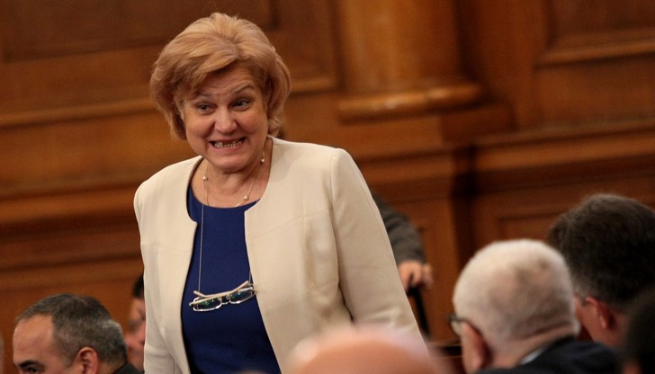 Менда Стоянова: Българският гражданин няма да усети това, което гласувахме днес Менда Стоянова: Българският гражданин няма да усети това, което гласувахме днес