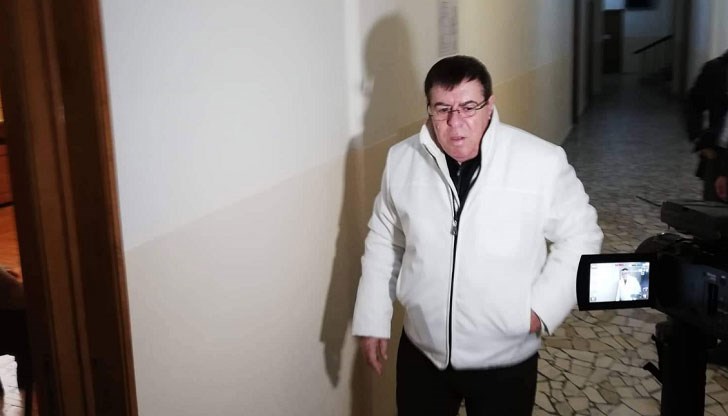 Разпитват свидетели и вещи лица Разпитват свидетели и вещи лица