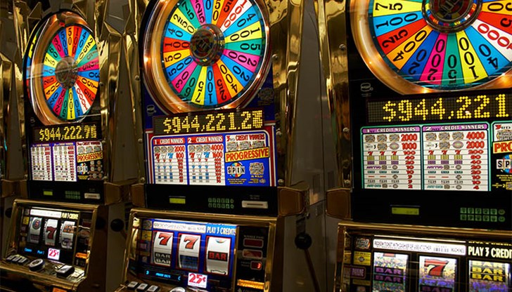 Редица бинго зали и помещения с ротативки в блокове ще бъдат затворени заради текстове, внесени от Валери Симеонов Редица бинго зали и помещения с ротативки в блокове ще бъдат затворени заради текстове, внесени от Валери Симеонов