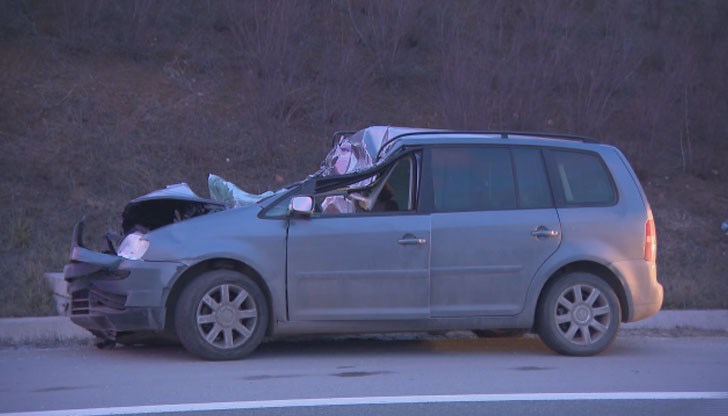 Удариха се кола и камион, шофьор е тежко пострадал Удариха се кола и камион, шофьор е тежко пострадал