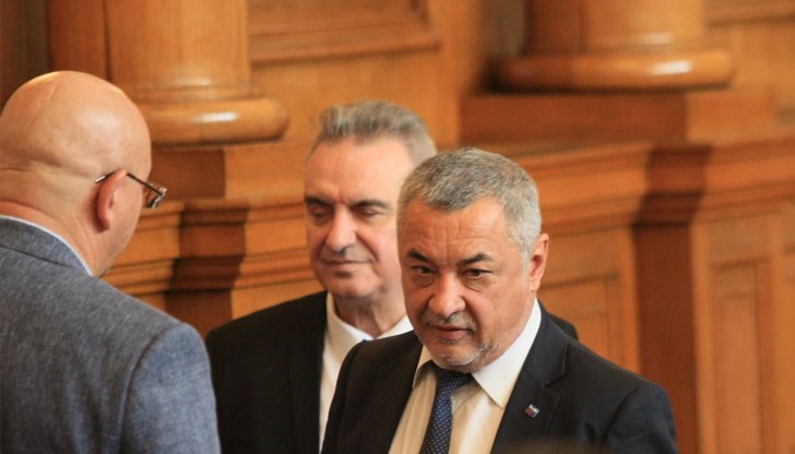 Това се случва в момента, когато България има проблеми с ЕК заради екологичното си законодателство Това се случва в момента, когато България има проблеми с ЕК заради екологичното си законодателство