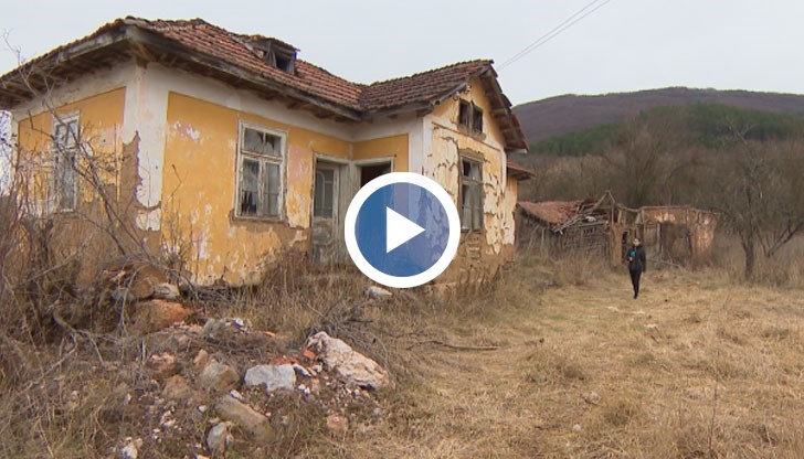 До обезлюденото село автобус не пътува, кметът разнася храна и лекарства по домовете