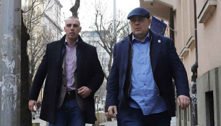 Къде е Васко, че Каскетът на Радостта го търси да го арестува? Къде е Васко, че Каскетът на Радостта го търси да го арестува?