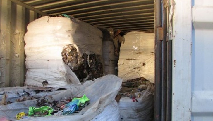 28 от пристигналите до момента 127 контейнера с италиански боклук на пристанище Варна-запад получиха разрешение за реекспорт