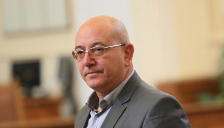 Водопроводът, който пълни язовира, от който трябва да се захранват питейните нужди, те го надупчили на 29 места Водопроводът, който пълни язовира, от който трябва да се захранват питейните нужди, те го надупчили на 29 места