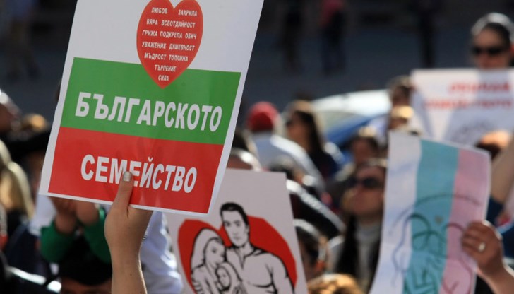 Британският журналист и документалист Тим Уиуел разказа в половинчасов подкаст на BBC за това как през последните две години в България се организират силно емоционални кампании срещу инициативи на държавата и нападки срещу неправителствени организации