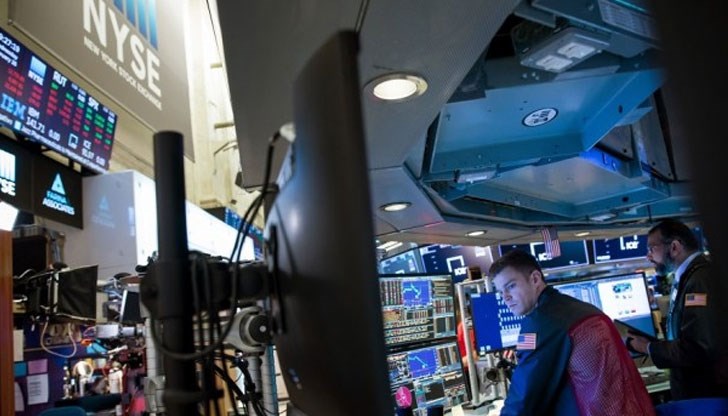 Куп международни компании прекъснаха производствата си в Азия, други пък се наложи да затварят обекти Куп международни компании прекъснаха производствата си в Азия, други пък се наложи да затварят обекти