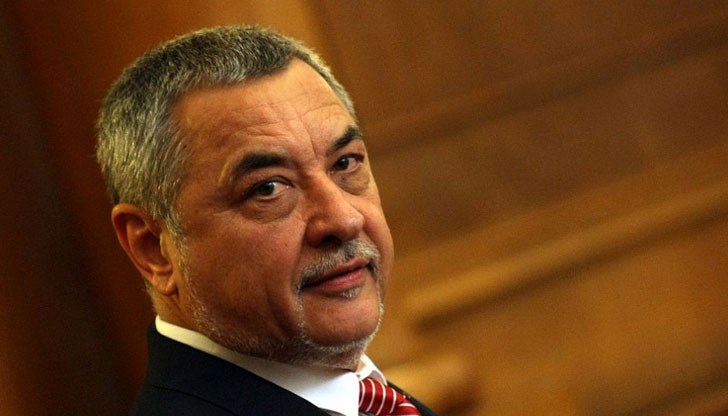 Ако някой се чувства засегнат, да потърси правата си в съда. Така, както аз съм завел 4 дела срещу bTV за лъжи, обиди и клевети по мой адрес