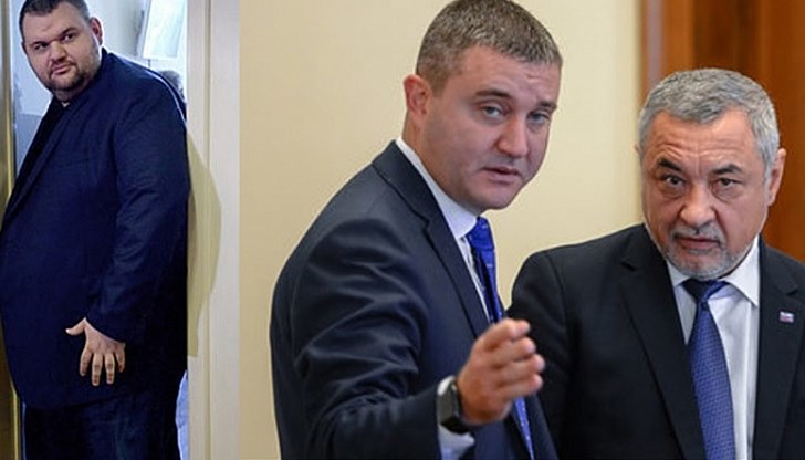 Симеонов не споменава обаче финансовият министър Владислав Горанов, който пряко отговаря за работата на комисията. Нито Парламентарната комисия по бюджет и финанси на Менда Стоянова
