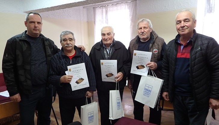 Петър Петров е най-добрият шахматист в общината