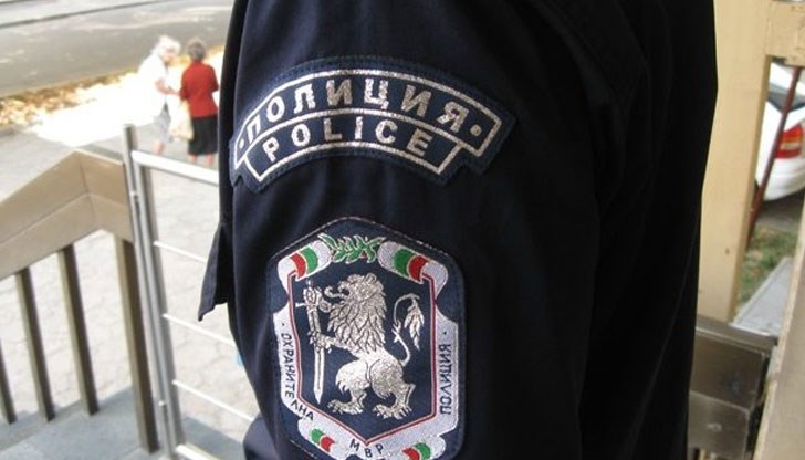 Става дума за масов полицейски произвол, антизаконен и противоконстатиционен срещу всички български граждани, неспазпазване на НПК, непознаване на законите в "Демократична" България и на Конституцията!
