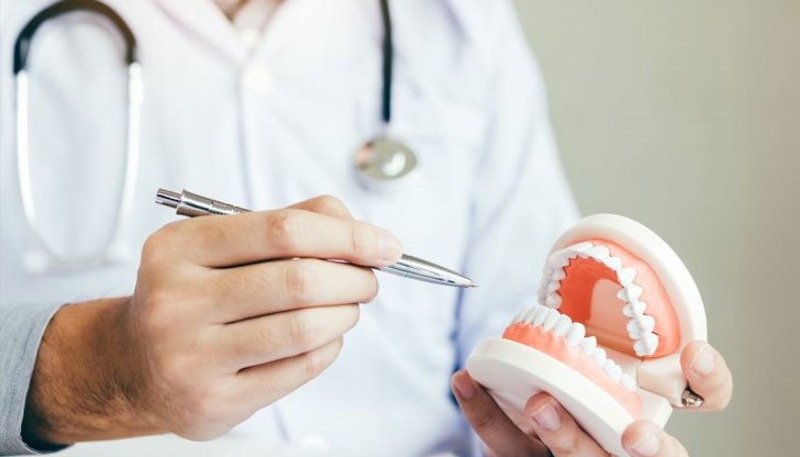 За протезите се заплаща труда на зъболекаря от Националната здравноосигурителна каса, а пациентът доплаща зъботехническия труд, обясни д-р Николай Шарков