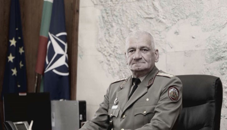 Поклонението пред тленните останки на генерал Боцев ще започне от 11.00 часа в Централния военен клуб в гр. София Поклонението пред тленните останки на генерал Боцев ще започне от 11.00 часа в Централния военен клуб в гр. София