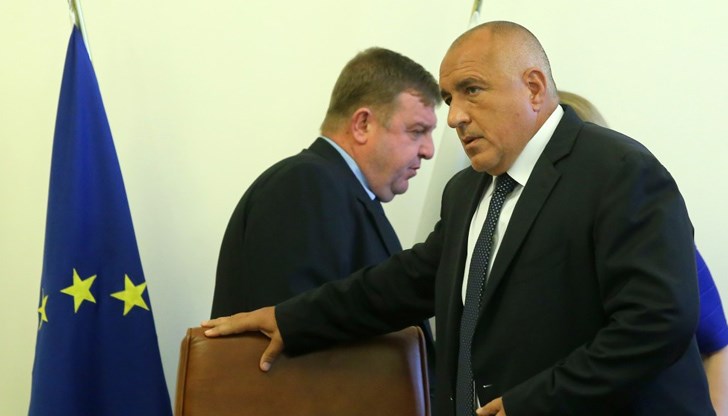 Каракачанов сравни отношенията в коалицията със скъсан ластик Каракачанов сравни отношенията в коалицията със скъсан ластик