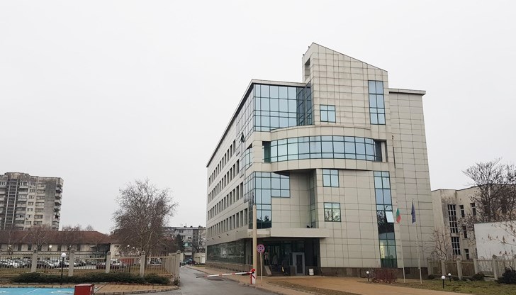 В последните дни в офиса на НАП в Русе значително се увеличи подаването на двете нови справки от работодатели за изплатените от тях доходи В последните дни в офиса на НАП в Русе значително се увеличи подаването на двете нови справки от работодатели за изплатените от тях доходи