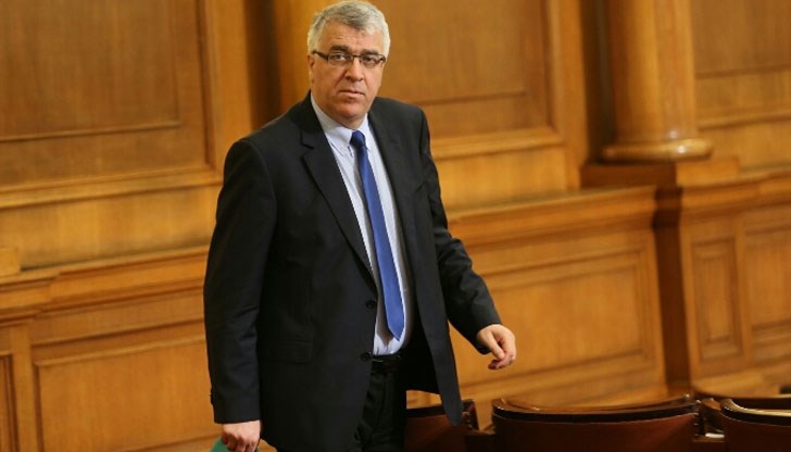 Парламентът прекъсна работа за 10 минути поради напрежение между депутатите Маноил Манев и Румен Гечев