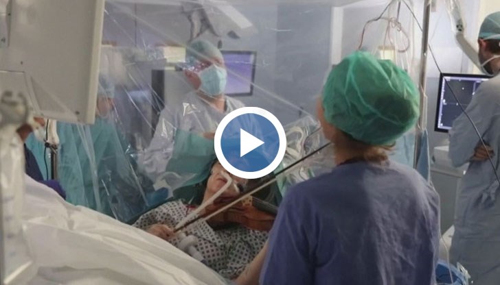 Целта е 53-годишната британка да запази фините движения на лявата си ръка