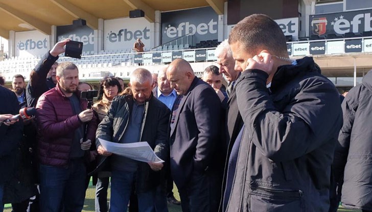 Хващайте се здраво, иначе ще ви бият с камъни. Да не кажете след седем-осем месеца "взеха парите", заяви премиерът Хващайте се здраво, иначе ще ви бият с камъни. Да не кажете след седем-осем месеца "взеха парите", заяви премиерът