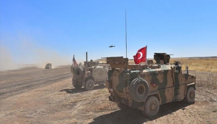 През последните няколко дни Турция разполага войски на границата близо до Идлиб