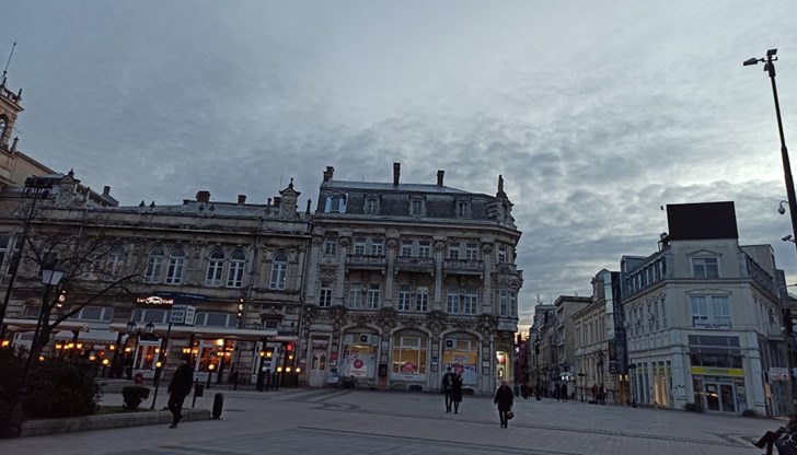 Пуст център, наркомани, изоставени и празни магазини...