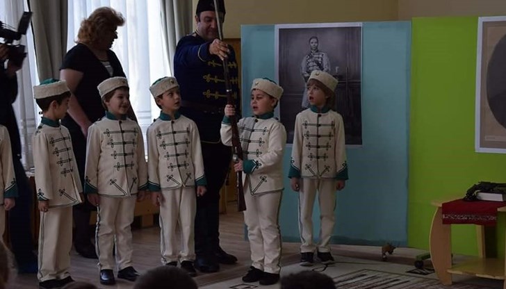 Децата изнесоха урок по родолюбие пред кмета на Русе Пенчо Милков