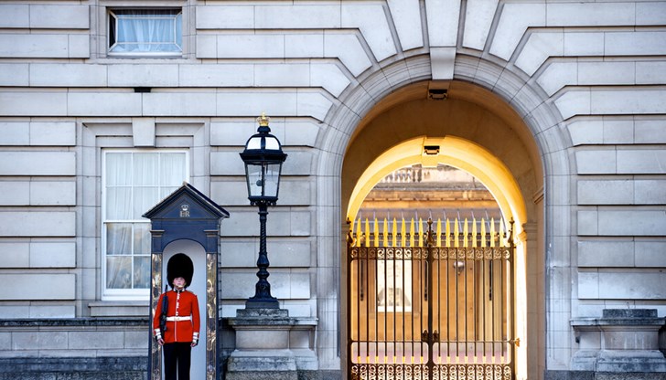 Новината дойде дни, след като стана ясно, че внукът на Елизабет II се разделя с жена си