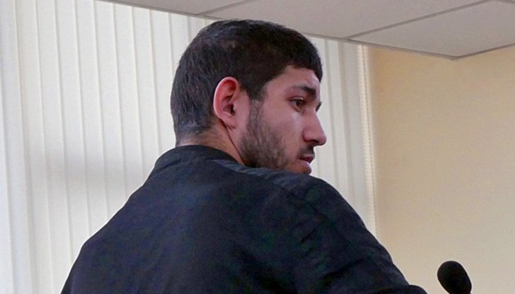 Рецидивистът обаче нахлул в дома ѝ като се представил за полицай и отмъкнал 2000 лева Рецидивистът обаче нахлул в дома ѝ като се представил за полицай и отмъкнал 2000 лева