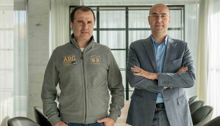 Отчет на дружеството, в което братя Найденови са партньори с Васил Божков и Кокалис, показва едва 23 млн. лв. такса при събрани над 520 млн. лв. залози Отчет на дружеството, в което братя Найденови са партньори с Васил Божков и Кокалис, показва едва 23 млн. лв. такса при събрани над 520 млн. лв. залози