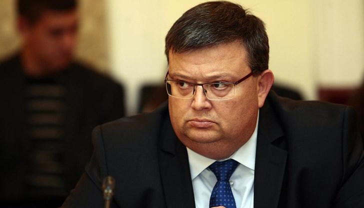 Главният прокурор Иван Гешев още не е отговорил на въпросите на Панов за Миталов
