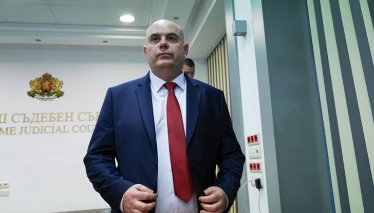 В писмо до Висшия съд в Белград главният прокурор Иван Гешев заявява, че е “озадачен” от “безпрецедентното” забавяне на отговора във връзка с искането на България за екстрадиция на Цветан Василев