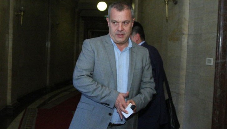 Условието е държавата "значително" да увеличи издръжката на двете медии Условието е държавата "значително" да увеличи издръжката на двете медии