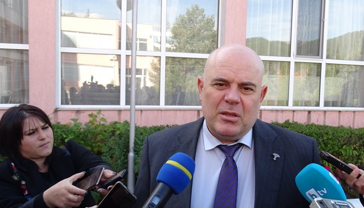 Ако има данни и доказателства за престъпления, ще подходим както всеки път, независимо дали става въпрос за Гергов или някой друг Ако има данни и доказателства за престъпления, ще подходим както всеки път, независимо дали става въпрос за Гергов или някой друг