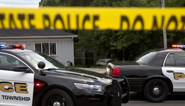 Трима души са били простреляни, двама са починали, един е ранен Трима души са били простреляни, двама са починали, един е ранен