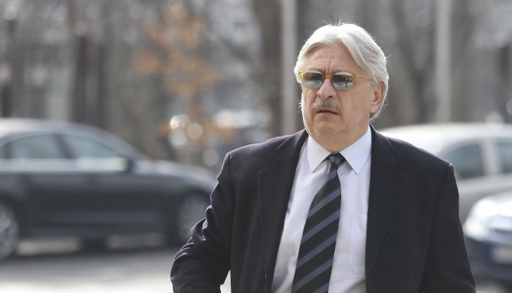 Александър Тумпаров е и ръководител на казиното в хотел "Интерконтинентал" в София Александър Тумпаров е и ръководител на казиното в хотел "Интерконтинентал" в София