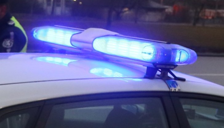 Над 10 души са арестувани при специализирана акция на полицията срещу битовата престъпност в Айтос и Карнобат,