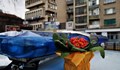 Полицаи подаряваха саксии с цветя на дамите шофьори в Пловдив