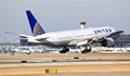 Пилот приземи самолет в САЩ заради пътници, уплашили се от кихане на борда