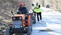 Жители на Беловец сами ремонтират пътя за Русе