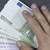 Френска търговска верига дава 1000 евро бонус на всичките си служители