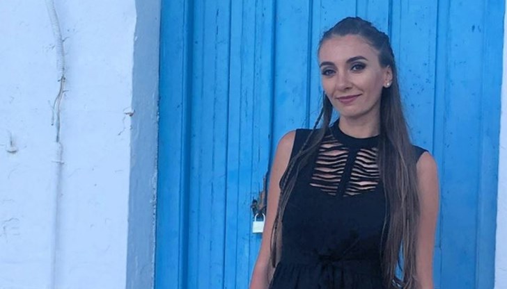 Мартина Радева, която дари дезинфектанти на болници в София Мартина Радева, която дари дезинфектанти на болници в София