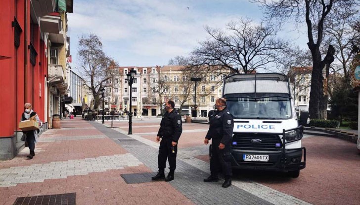 65 протокола с предупреждения са наложили само за днес служителите на ОДМВР - Пловдив заради неспазване на мерките срещу епидемията от коронавирус