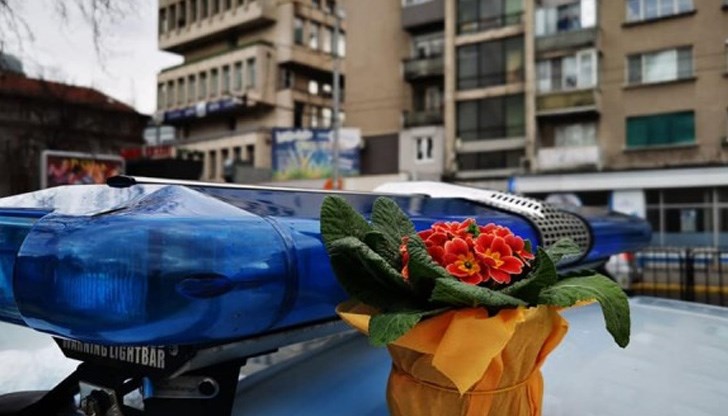 Вдигната полицейска палка притесни много жени