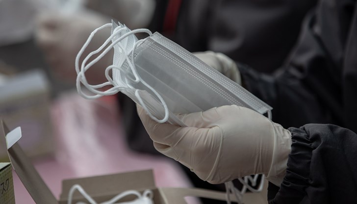 Голяма част от медицинските маски са открити в товарен автомобил с турска регистрация, превозващ стока за Унгария