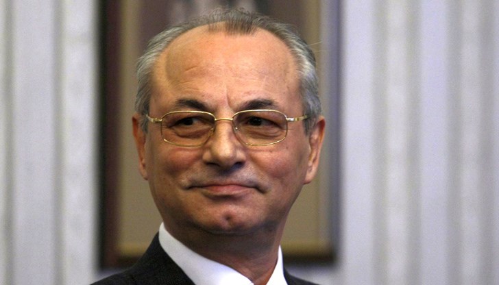 Призоваваме всички да бъдем солидарни, отговорни и да си останем вкъщи. Ще се справим заедно!